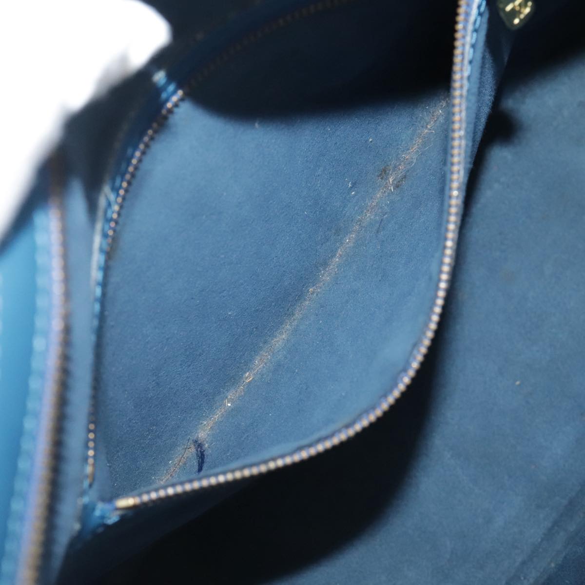 Louis Vuitton Lussac Blue Leather Shoulder Bag (Pre-Owned)