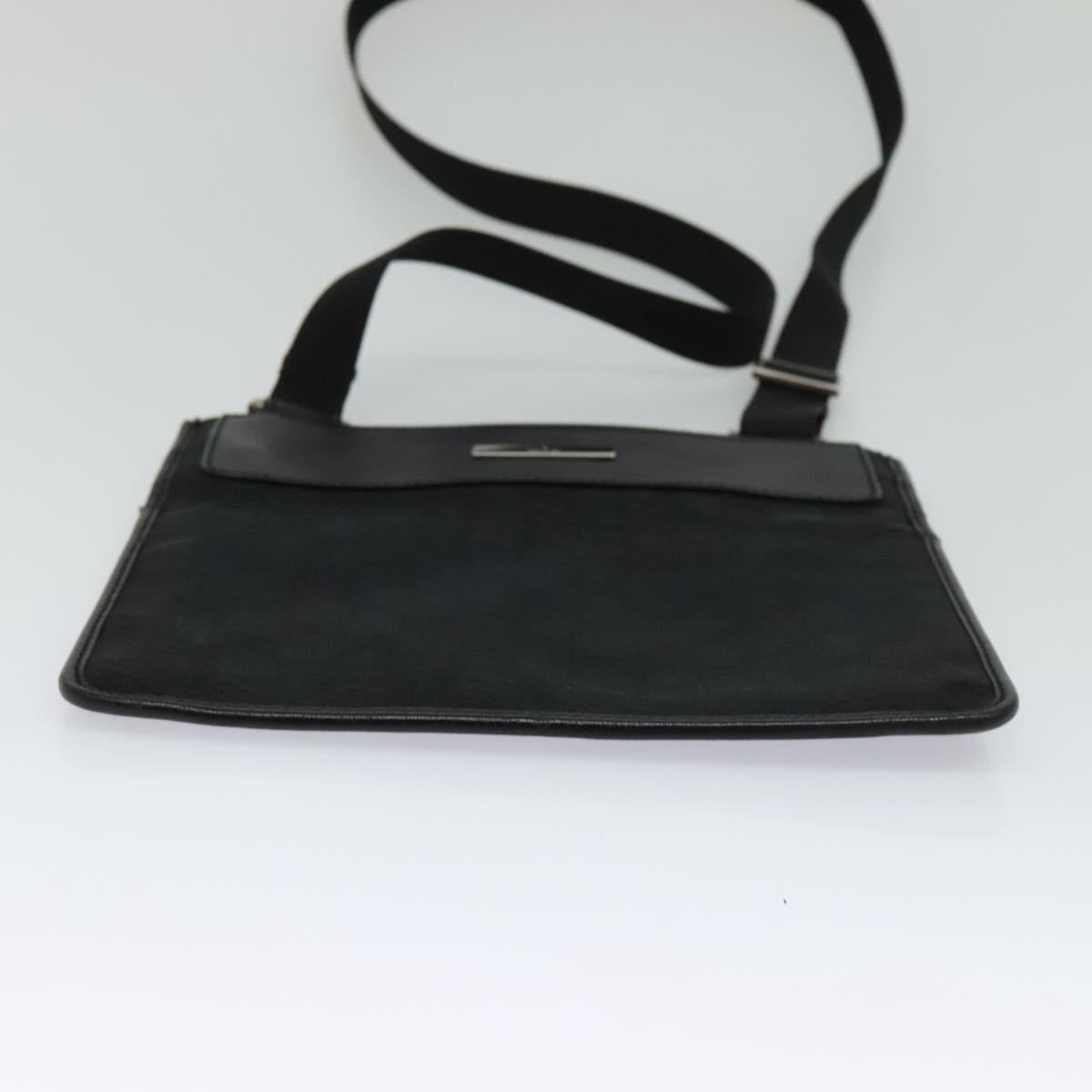 Gucci Gg Canvas Black Canvas Shoulder Bag (Pre-Owned)