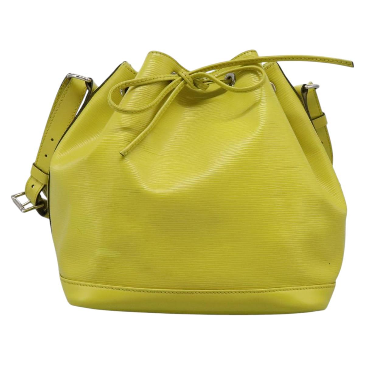 Louis Vuitton Petit Noé Green Leather Shoulder Bag (Pre-Owned)