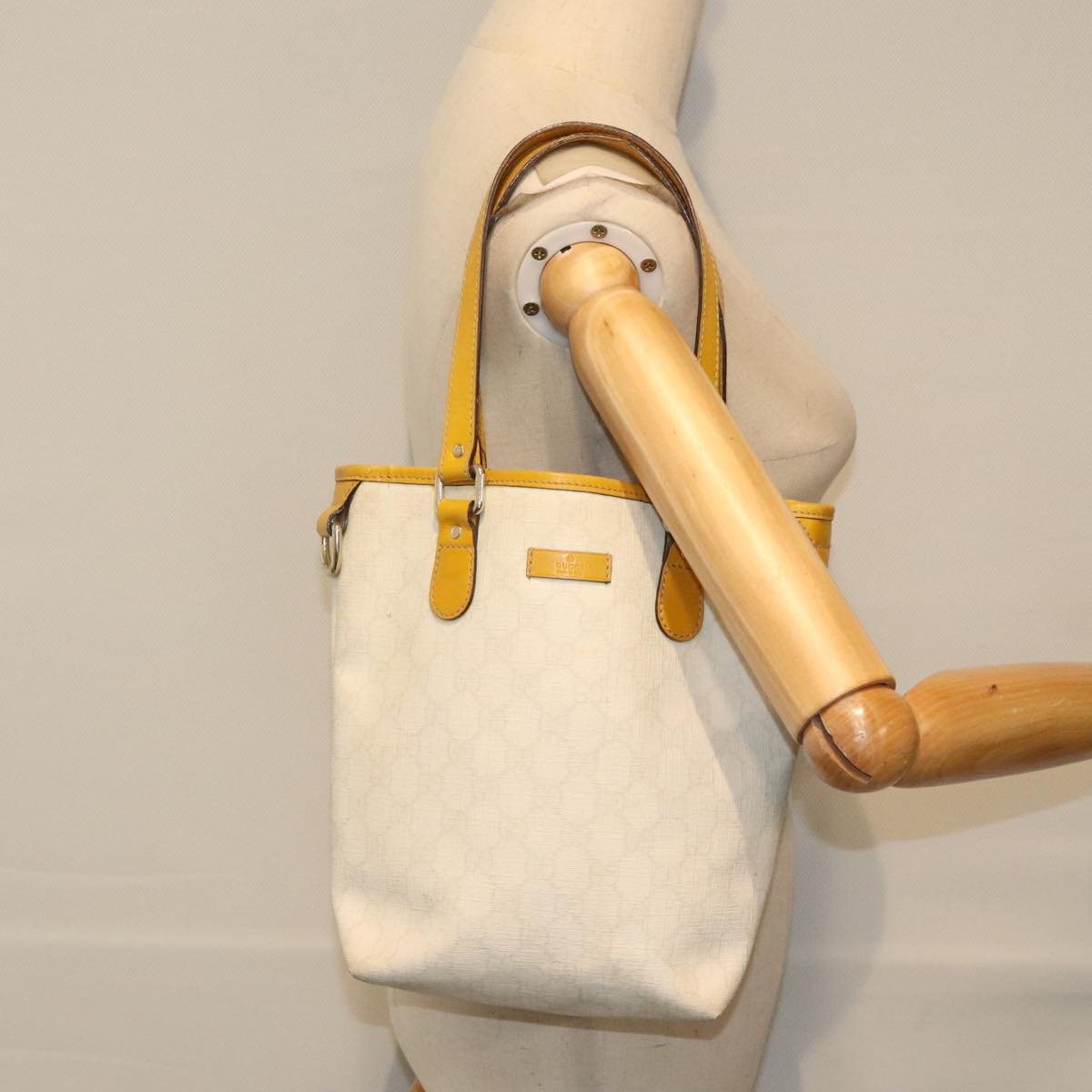 Gucci Gg Supreme White Leather Tote Bag (Pre-Owned)