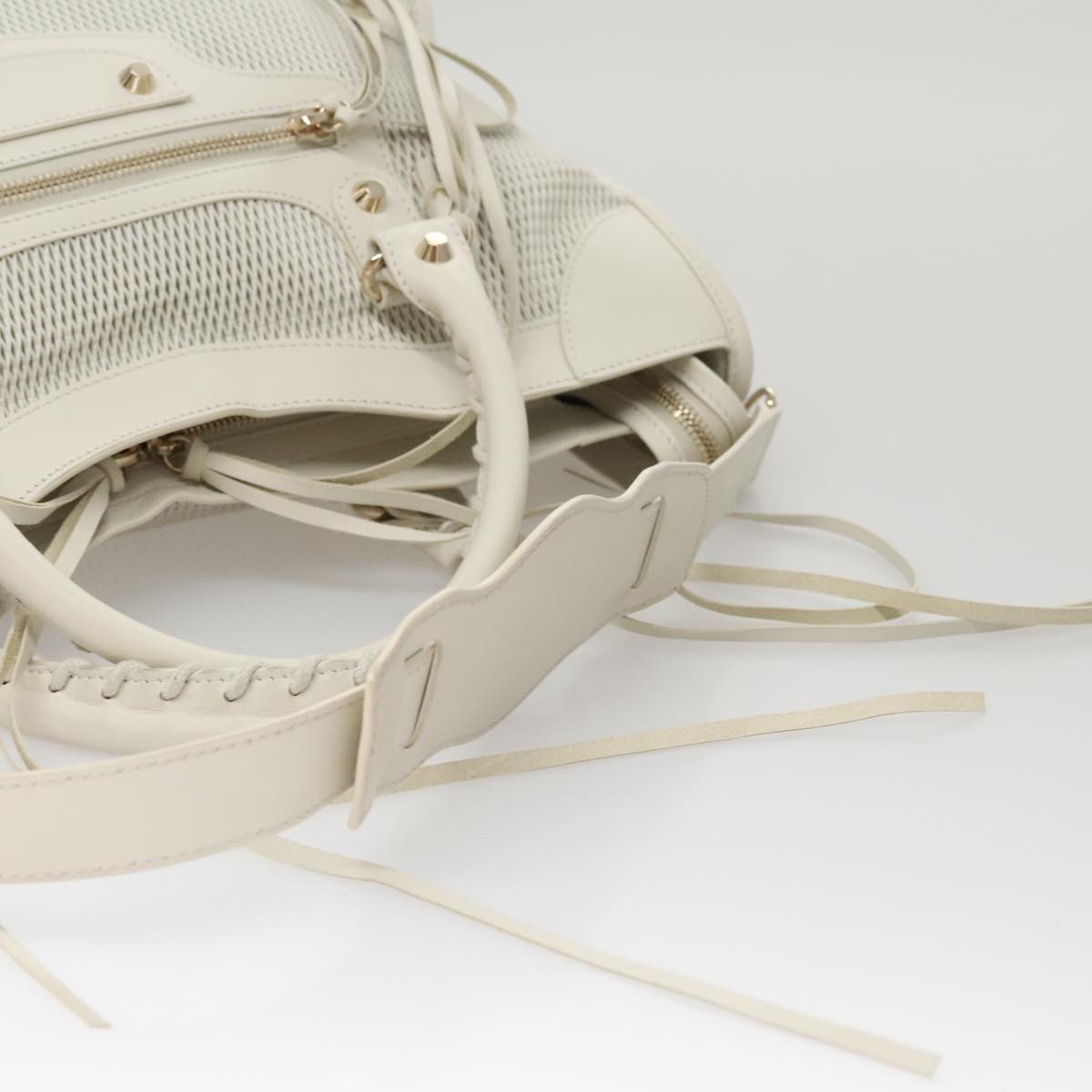 Balenciaga City White Leather Handbag (Pre-Owned)