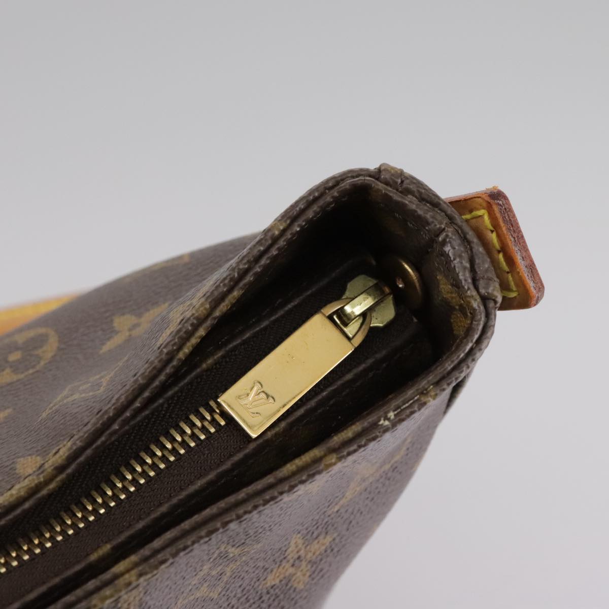 Louis Vuitton Looping Gm Brown Canvas Shoulder Bag (Pre-Owned)
