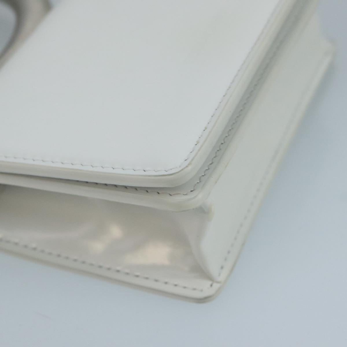 Salvatore Ferragamo White Leather Clutch Bag (Pre-Owned)