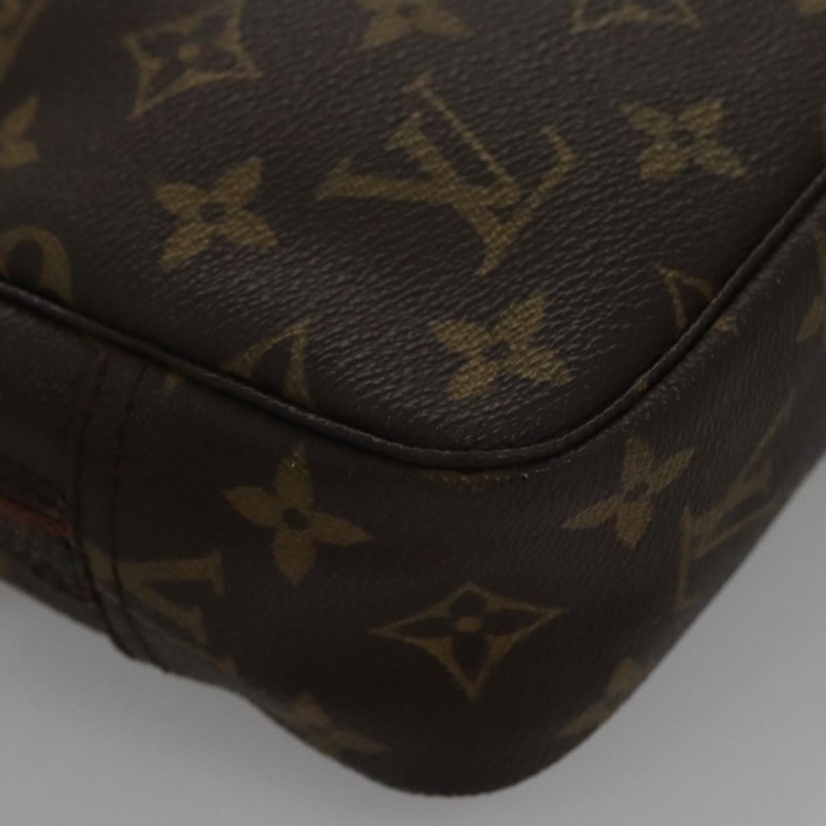 Louis Vuitton Truth Toilette 23 Brown Canvas Clutch Bag (Pre-Owned)