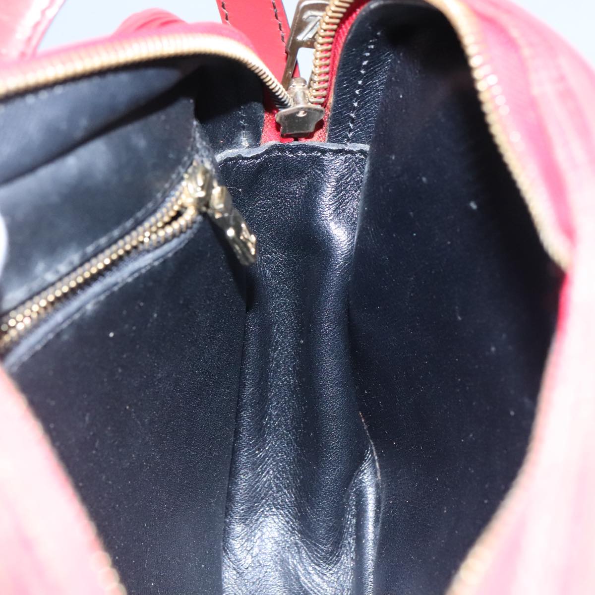 Louis Vuitton Jeune Fille Red Leather Shoulder Bag (Pre-Owned)