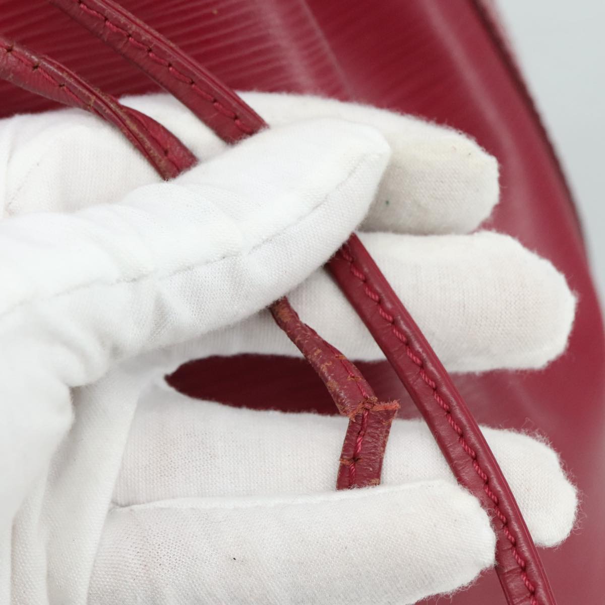 Louis Vuitton Noé Bb Burgundy Leather Shoulder Bag (Pre-Owned)