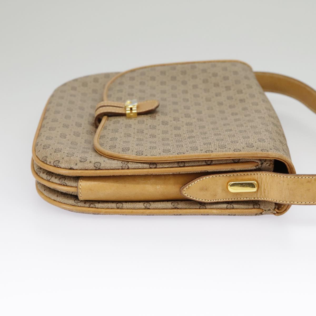 Gucci Micro Small Gg Canvas Beige Canvas Shoulder Bag (Pre-Owned)