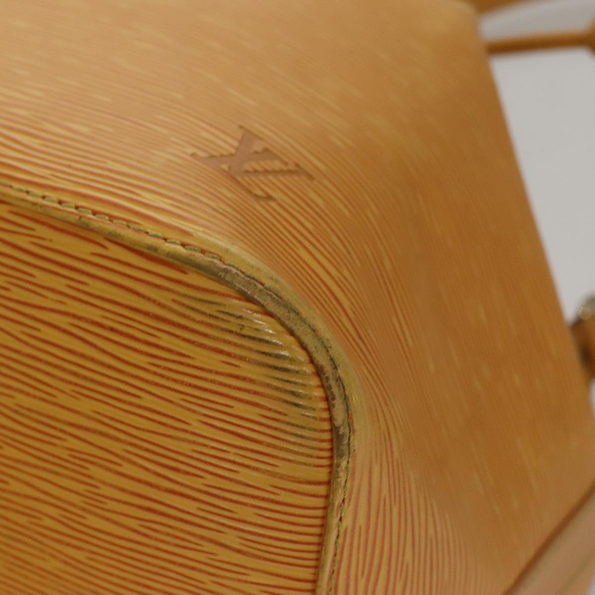 Louis Vuitton Petit Noé Yellow Leather Shoulder Bag (Pre-Owned)