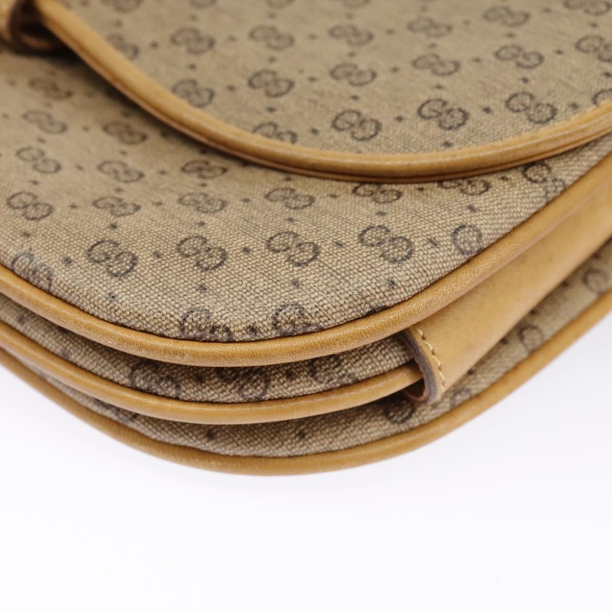 Gucci Micro Small Gg Canvas Beige Canvas Shoulder Bag (Pre-Owned)