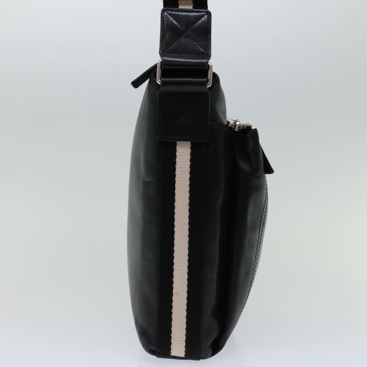 Bally -- Black Leather Shoulder Bag (Pre-Owned)