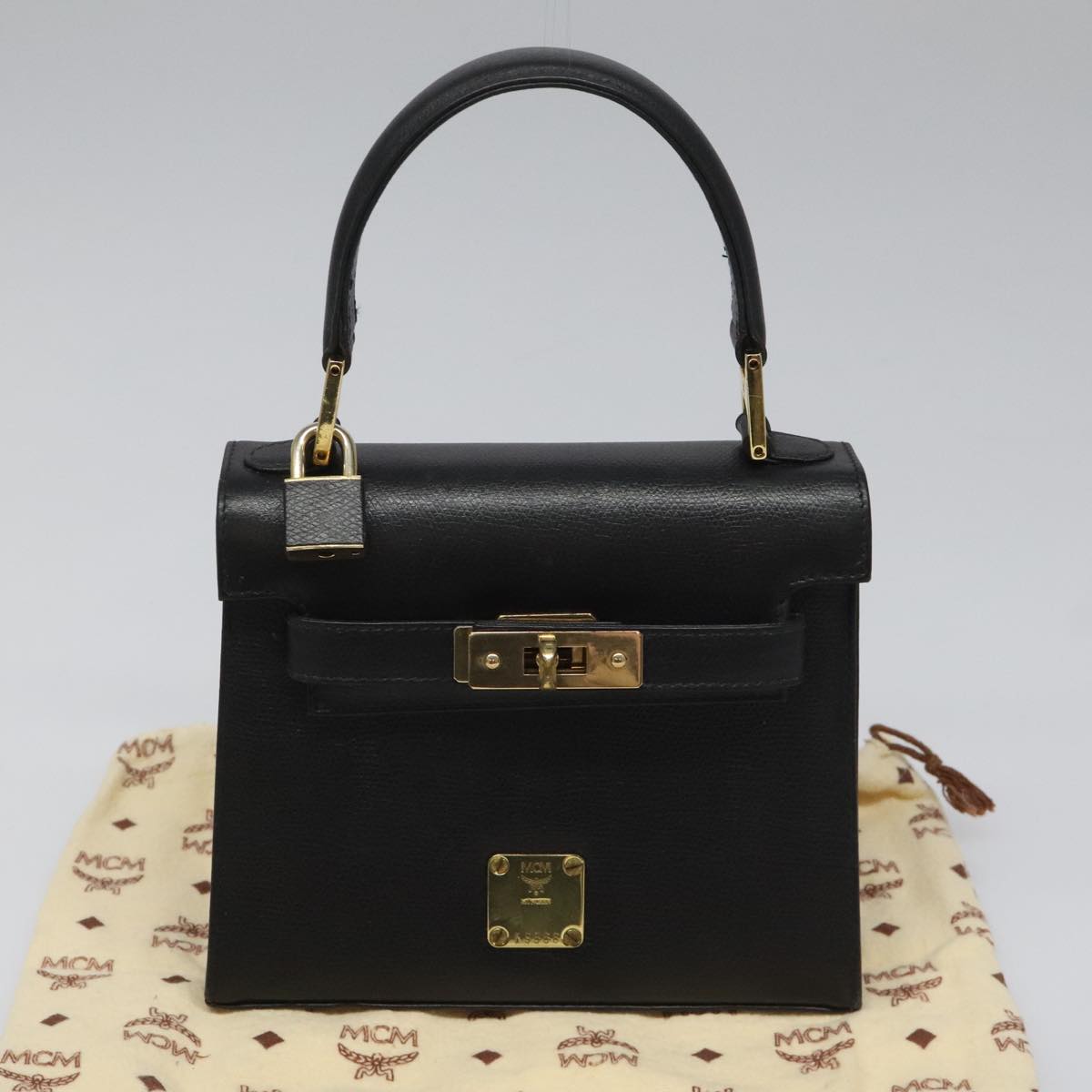 MCM Black Leather Handbag (Pre-Owned)