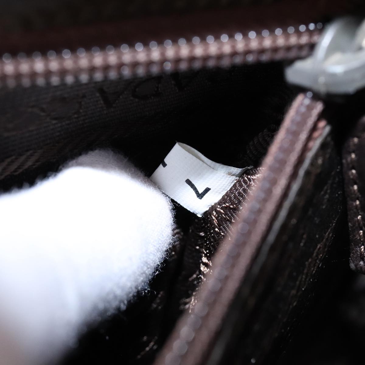 Prada Beige Leather Shoulder Bag (Pre-Owned)