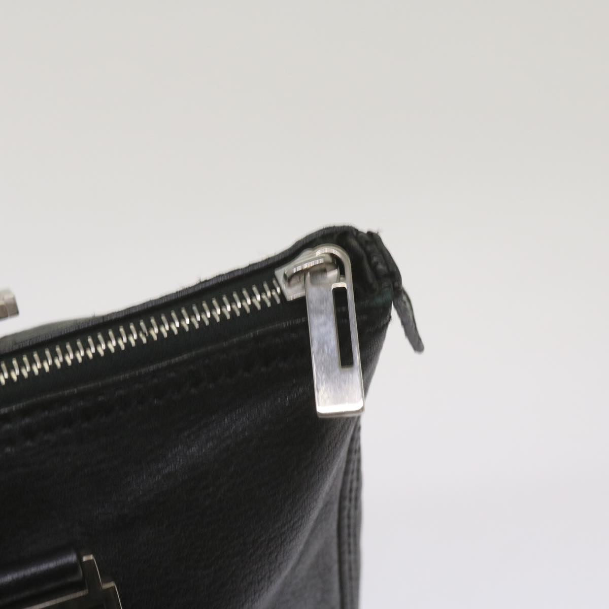 Fendi -- Black Leather Handbag (Pre-Owned)