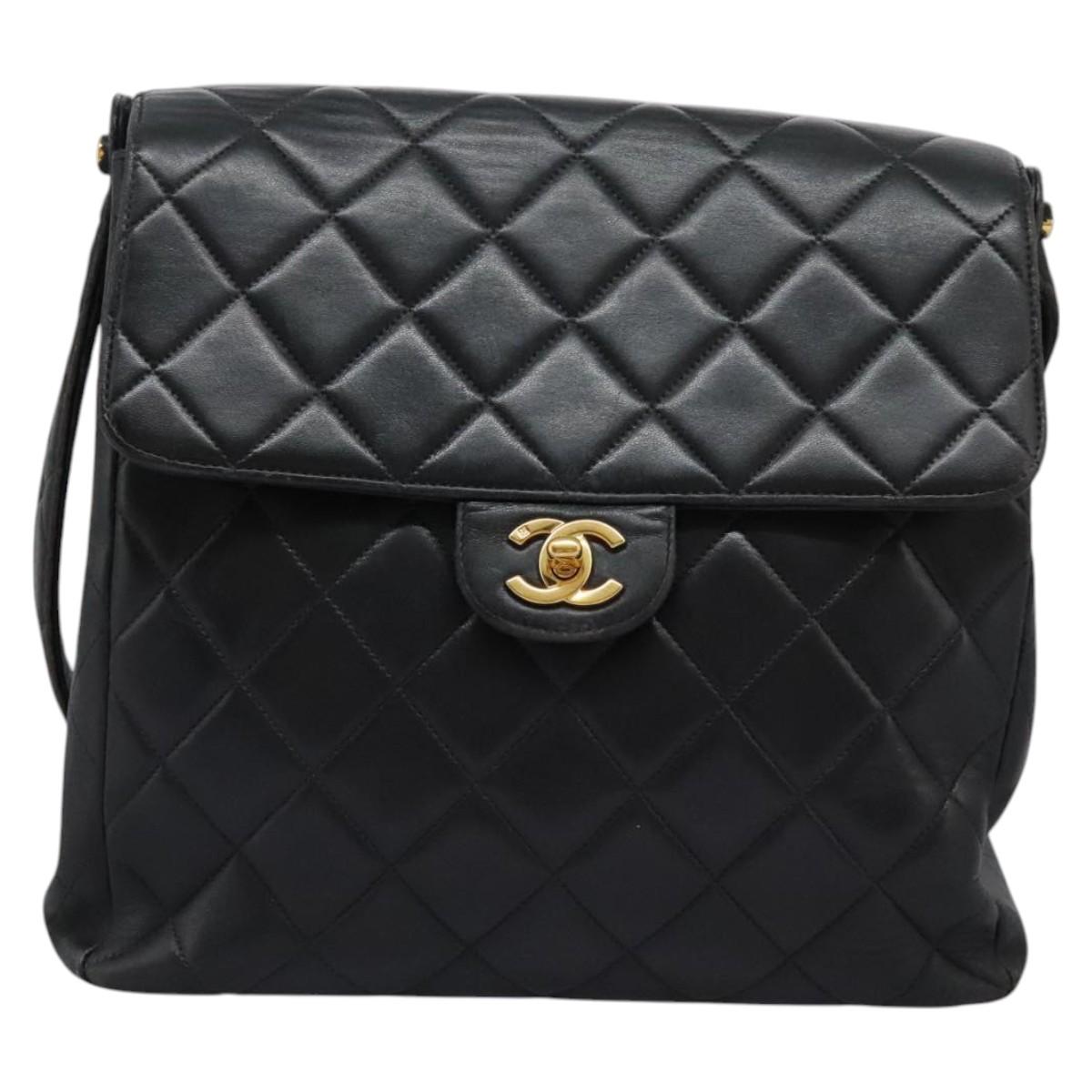 Chanel Classic Flap Black Leather Shoulder Bag (Pre-Owned)