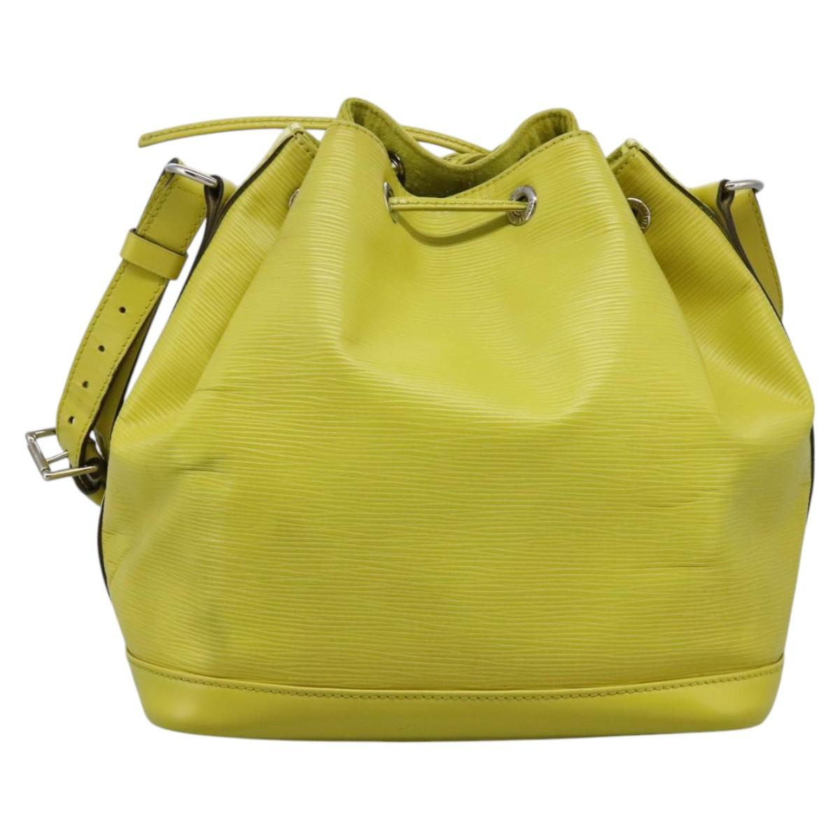Louis Vuitton Petit Noé Green Leather Shoulder Bag (Pre-Owned)