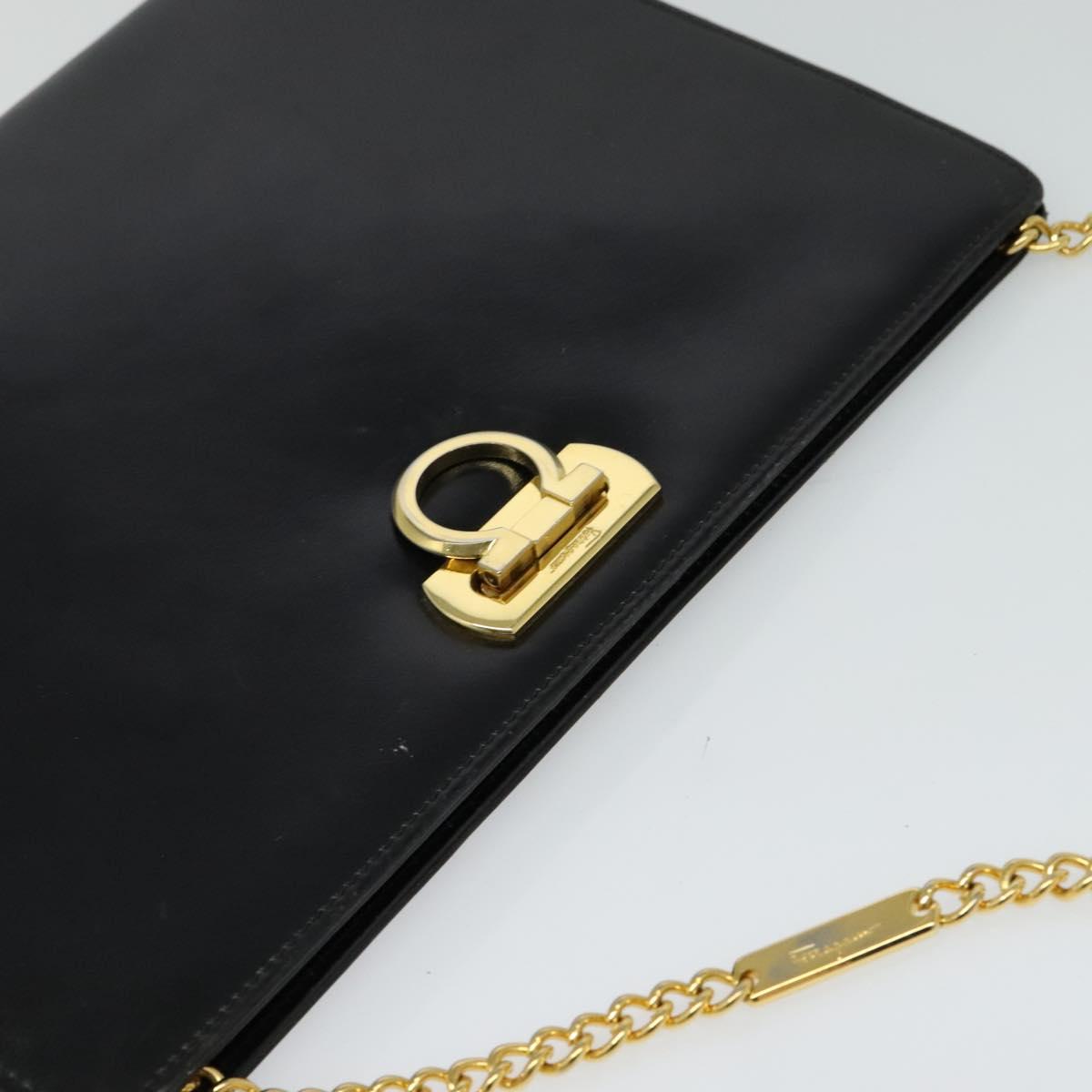 Salvatore Ferragamo Gancini Black Leather Shoulder Bag (Pre-Owned)