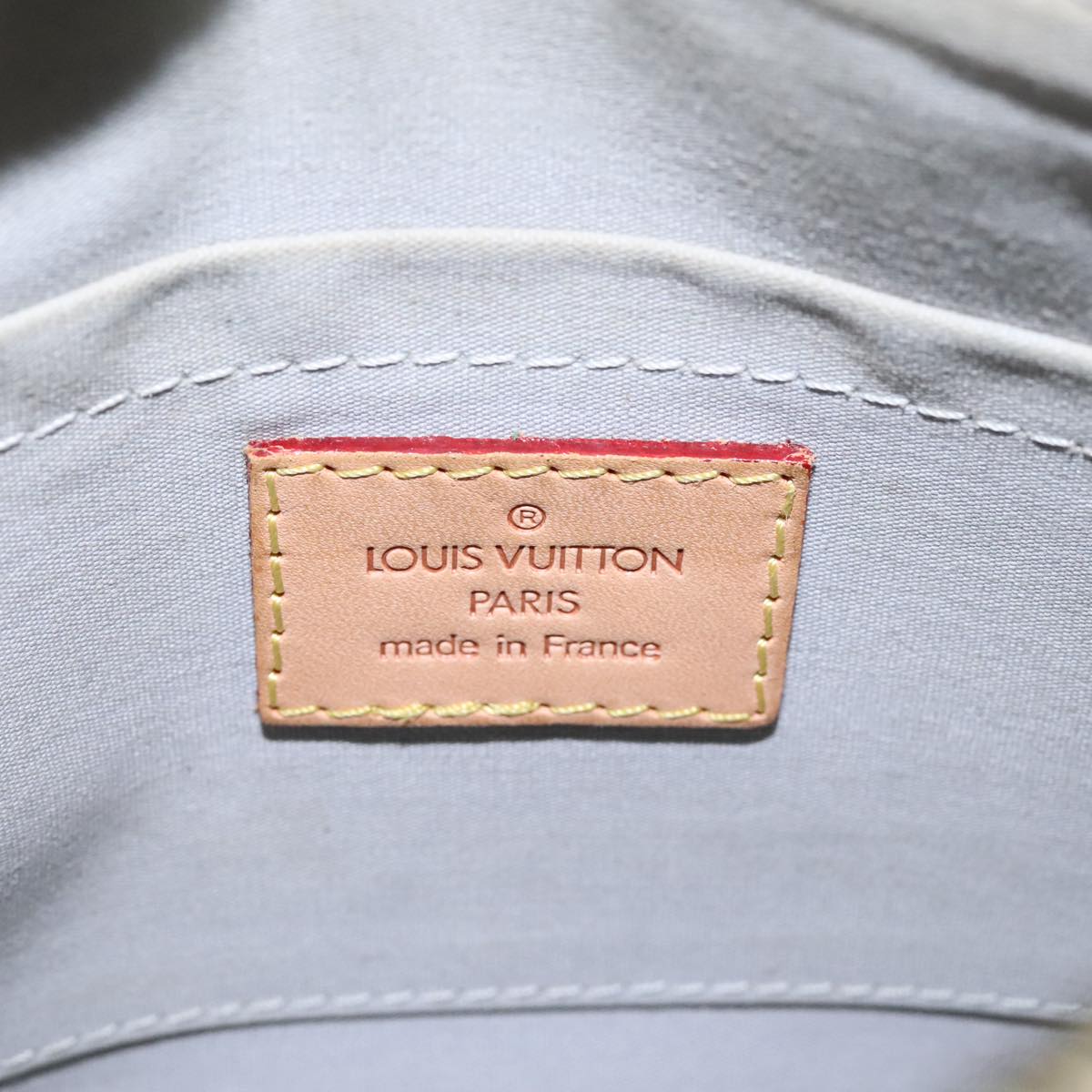 Louis Vuitton Minna Beige Patent Leather Shoulder Bag (Pre-Owned)