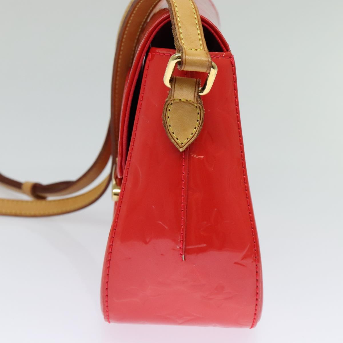 Louis Vuitton Bellflower Red Patent Leather Shoulder Bag (Pre-Owned)