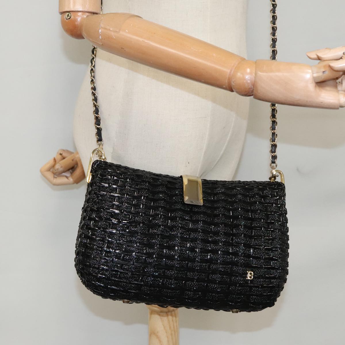 Bally Black Patent Leather Shoulder Bag (Pre-Owned)