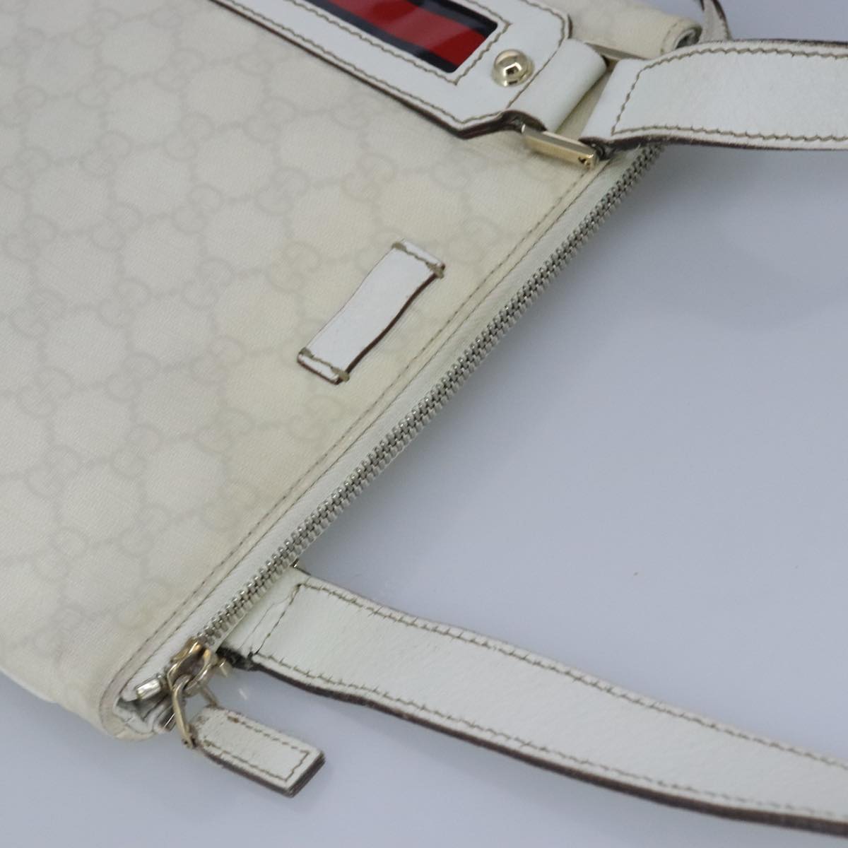 Gucci Ophidia White Canvas Shoulder Bag (Pre-Owned)