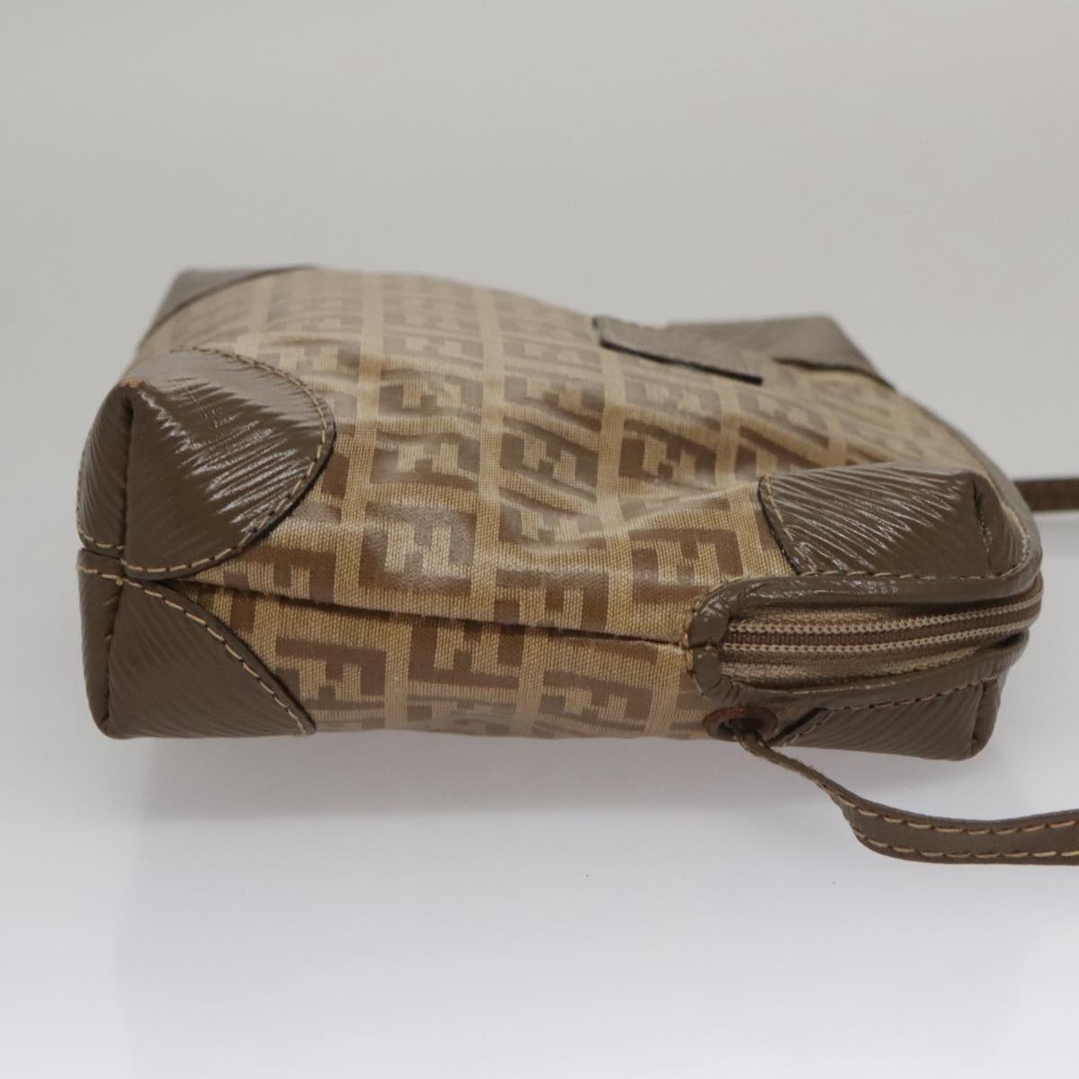 Fendi Beige Canvas Shoulder Bag (Pre-Owned)