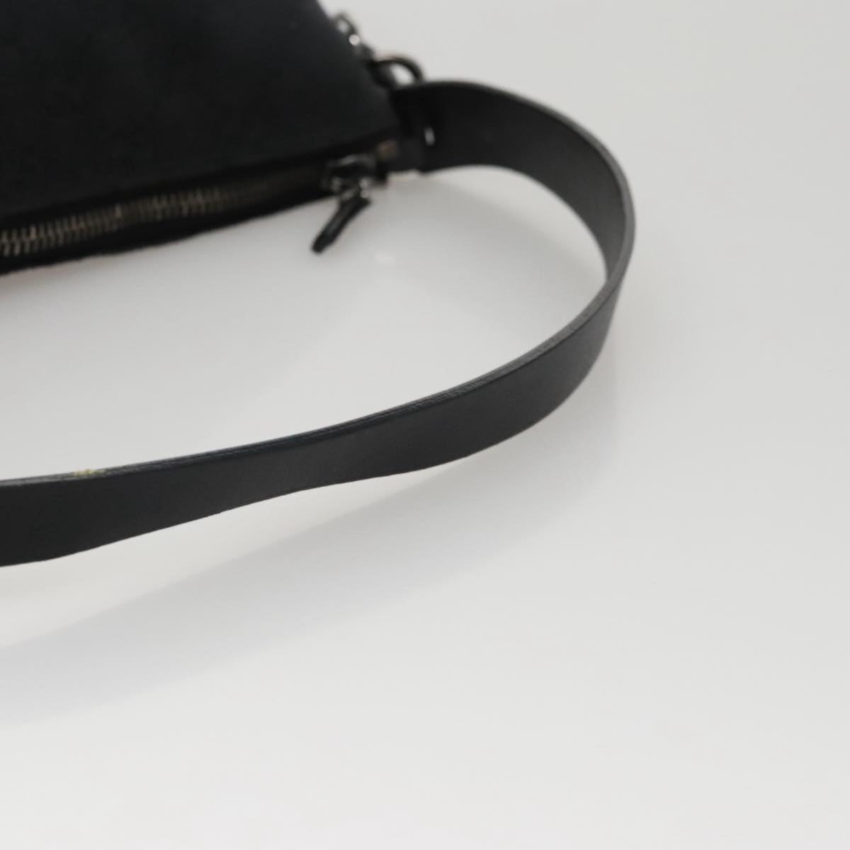 Gucci Gg Canvas Black Canvas Clutch Bag (Pre-Owned)