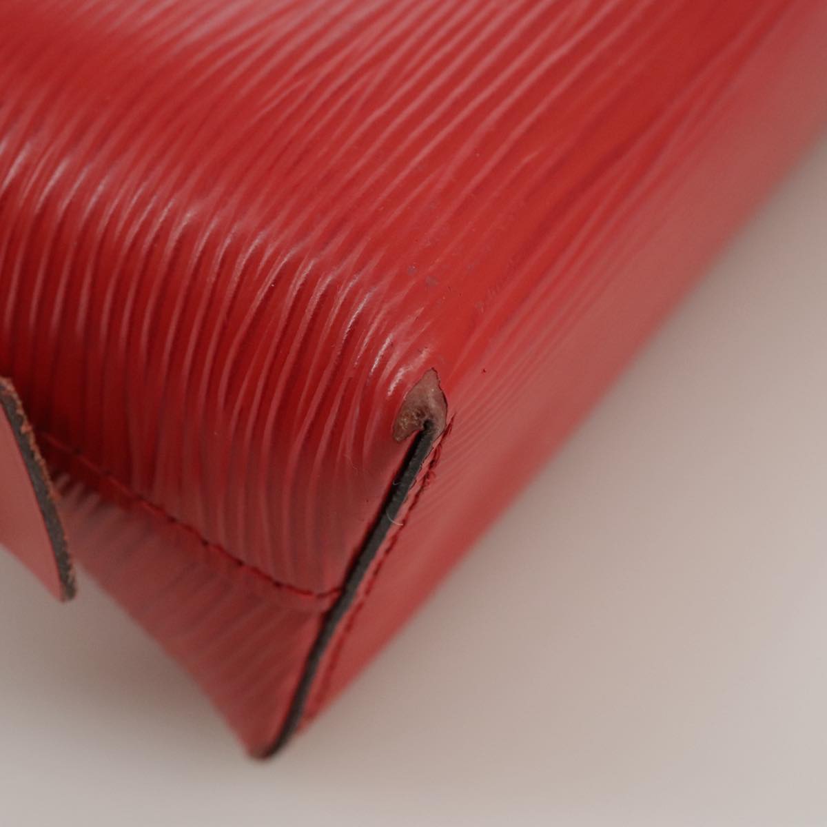Louis Vuitton Cosmetic Pouch Red Leather Clutch Bag (Pre-Owned)