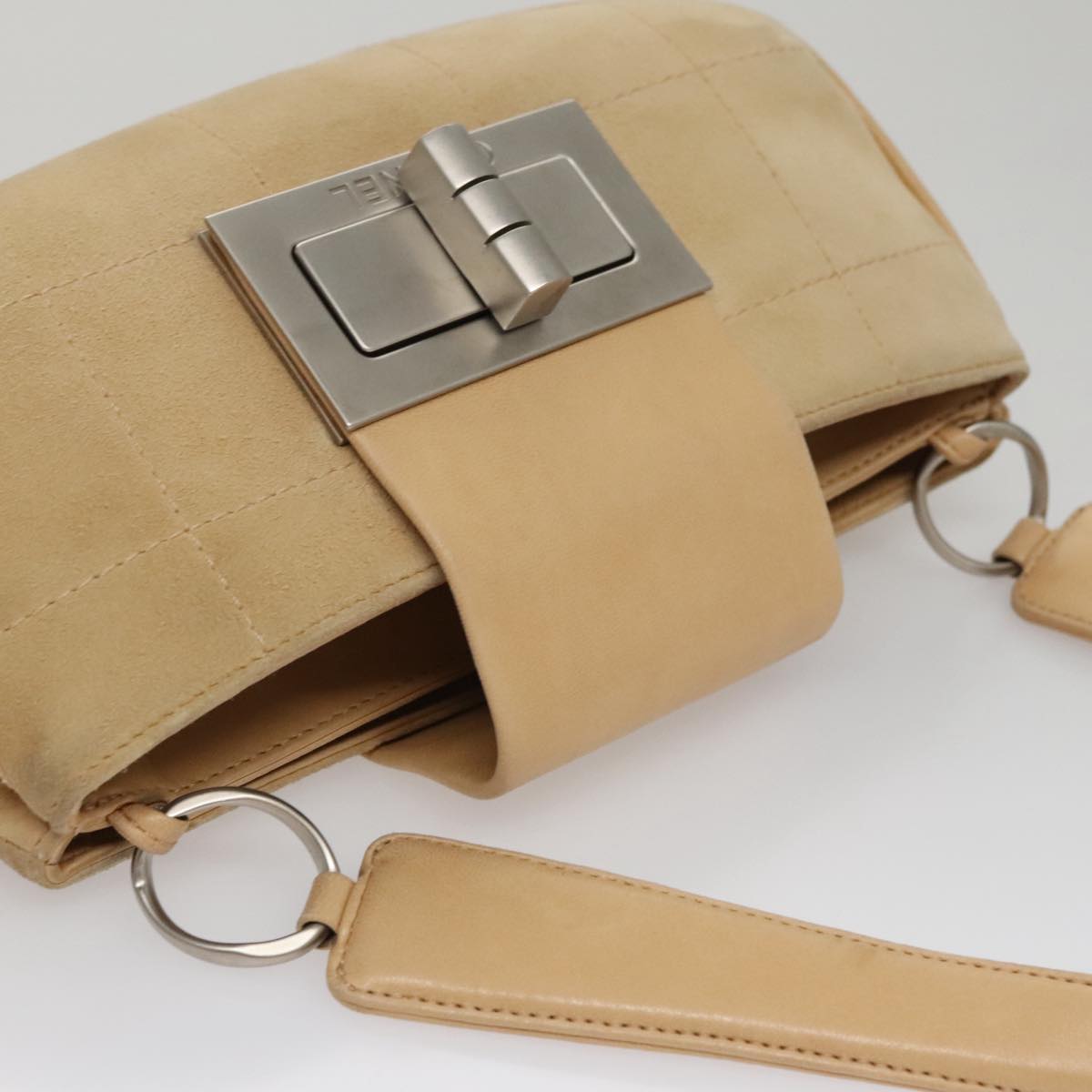 Chanel Chocolate Bar Beige Suede Shoulder Bag (Pre-Owned)