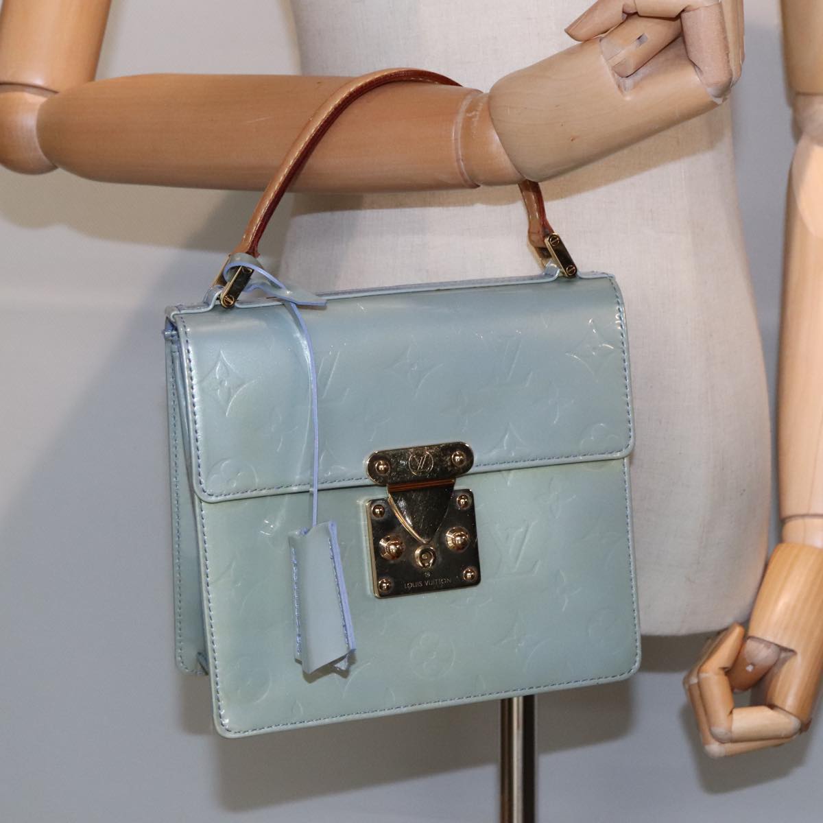 Louis Vuitton Spring Street Grey Patent Leather Handbag (Pre-Owned)
