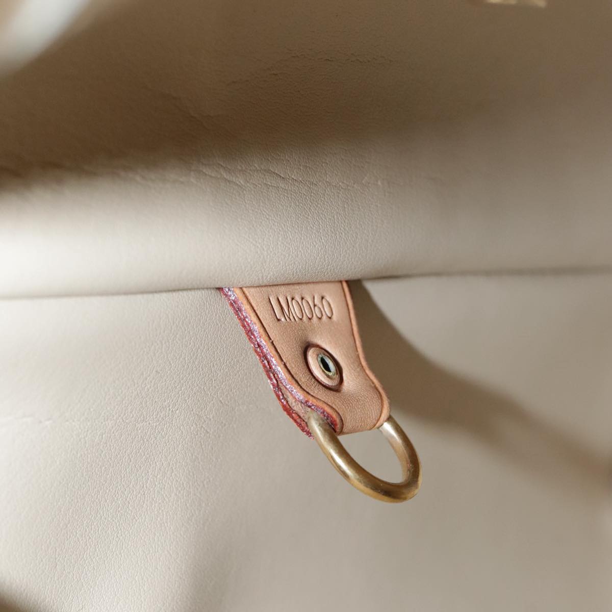 Louis Vuitton Houston Beige Patent Leather Handbag (Pre-Owned)