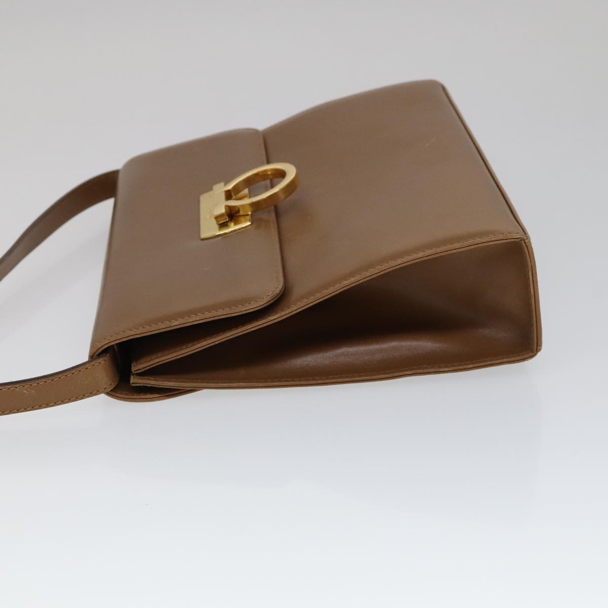 Salvatore Ferragamo Gancini Brown Leather Shoulder Bag (Pre-Owned)