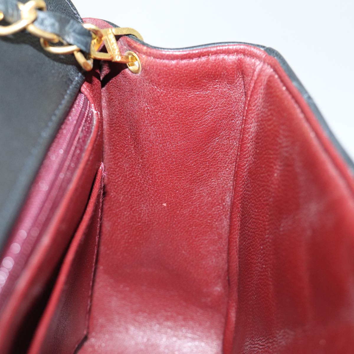 Chanel Diana Black Leather Shoulder Bag (Pre-Owned)