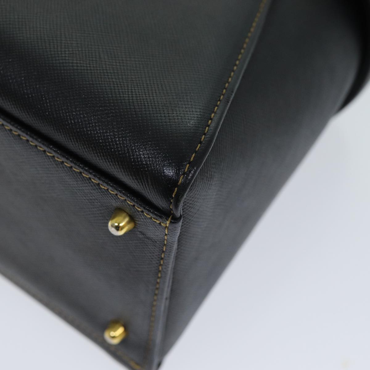 Valentino Garavani Black Leather Handbag (Pre-Owned)