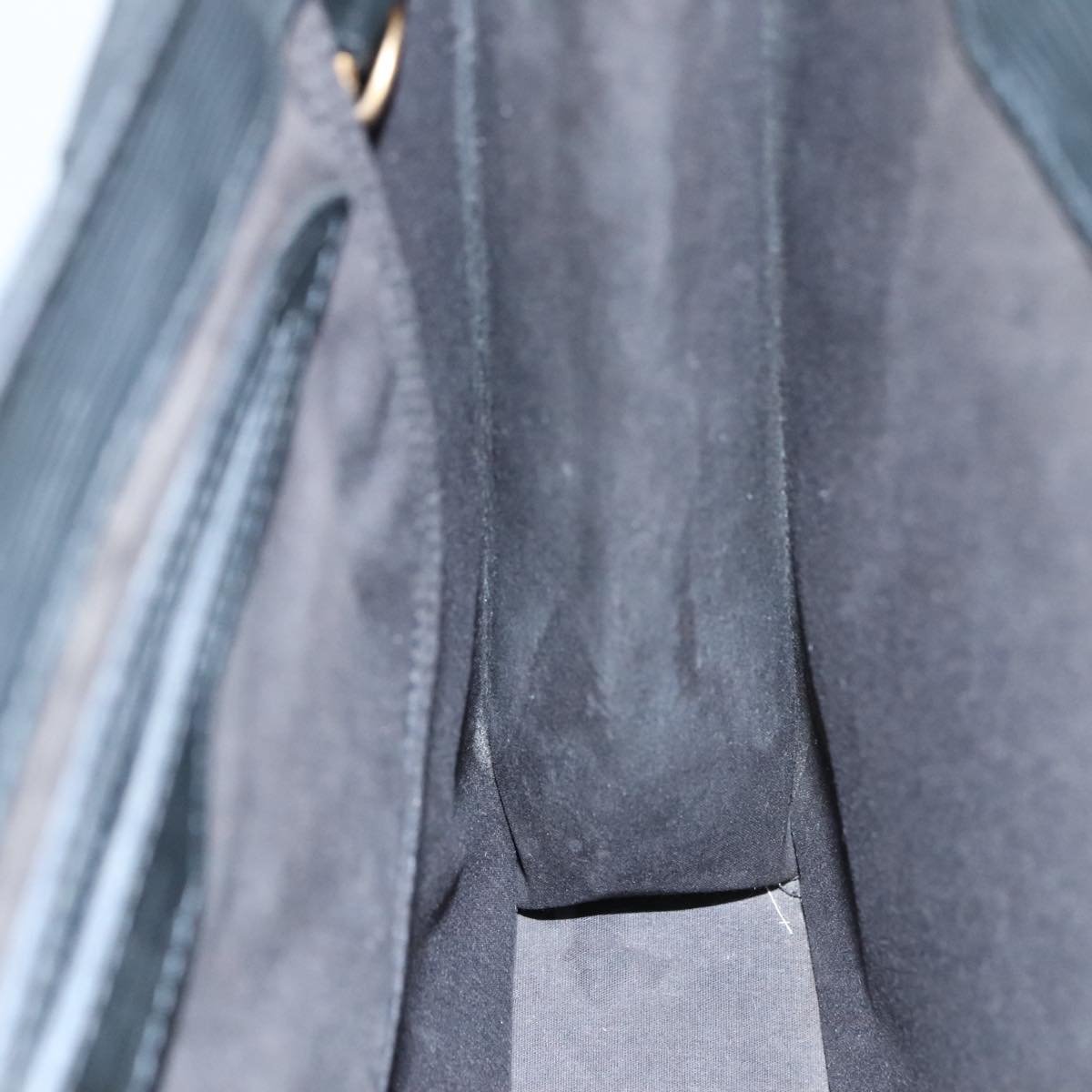 Louis Vuitton Black Leather Handbag (Pre-Owned)