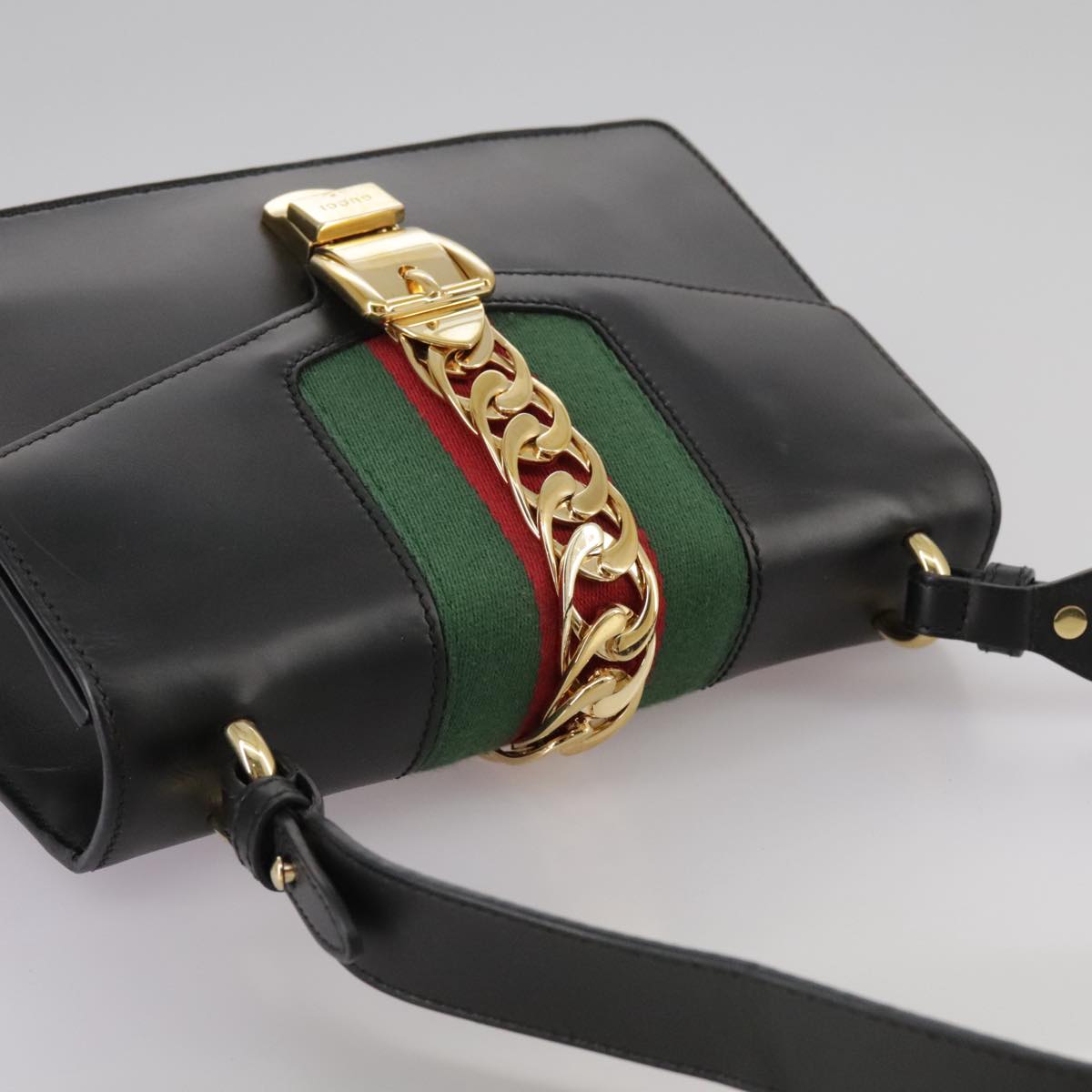 Gucci Sylvie Black Leather Shoulder Bag (Pre-Owned)
