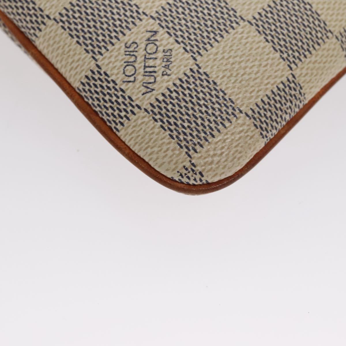 Louis Vuitton Mira White Canvas Clutch Bag (Pre-Owned)