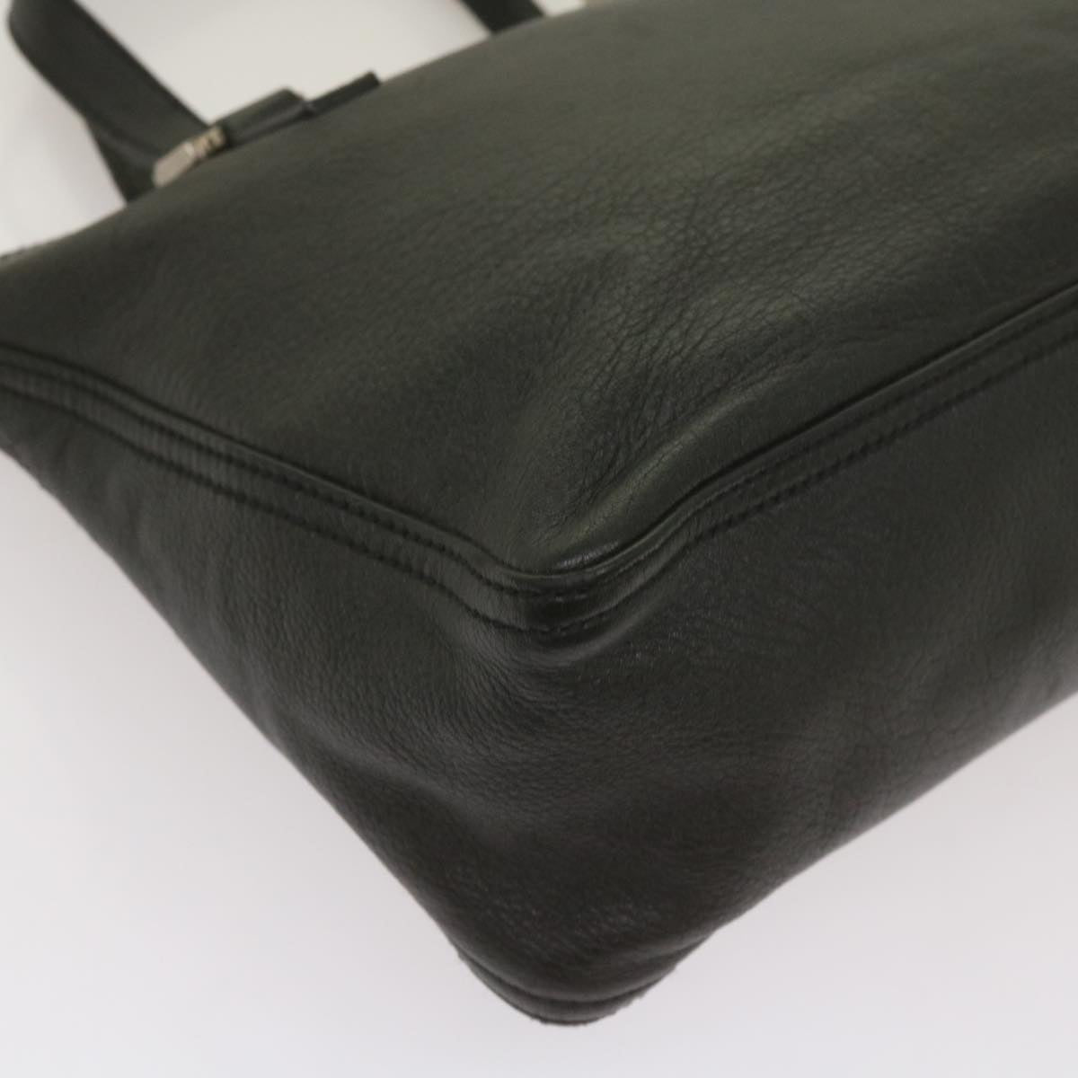 Fendi -- Black Leather Handbag (Pre-Owned)
