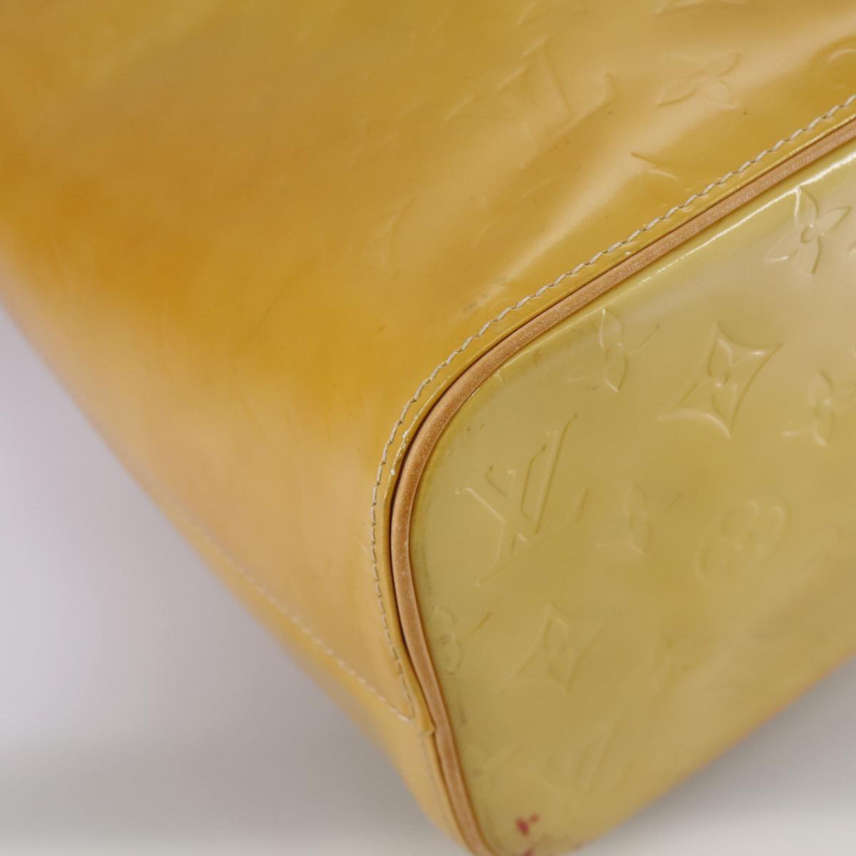 Louis Vuitton Houston Beige Patent Leather Handbag (Pre-Owned)