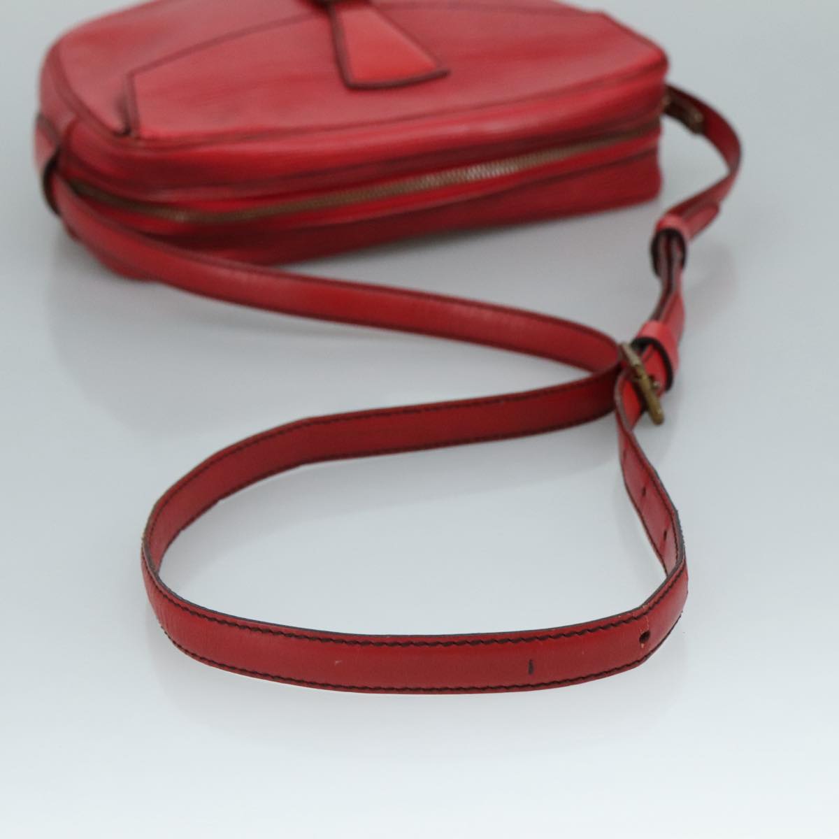 Louis Vuitton Jeune Fille Red Leather Shoulder Bag (Pre-Owned)