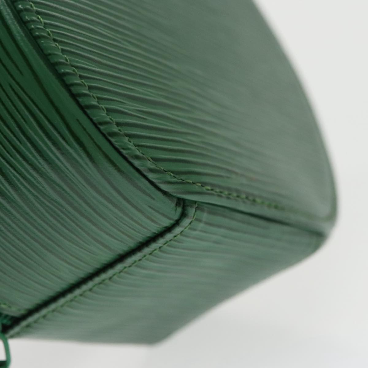 Louis Vuitton Ecrin Green Leather Clutch Bag (Pre-Owned)