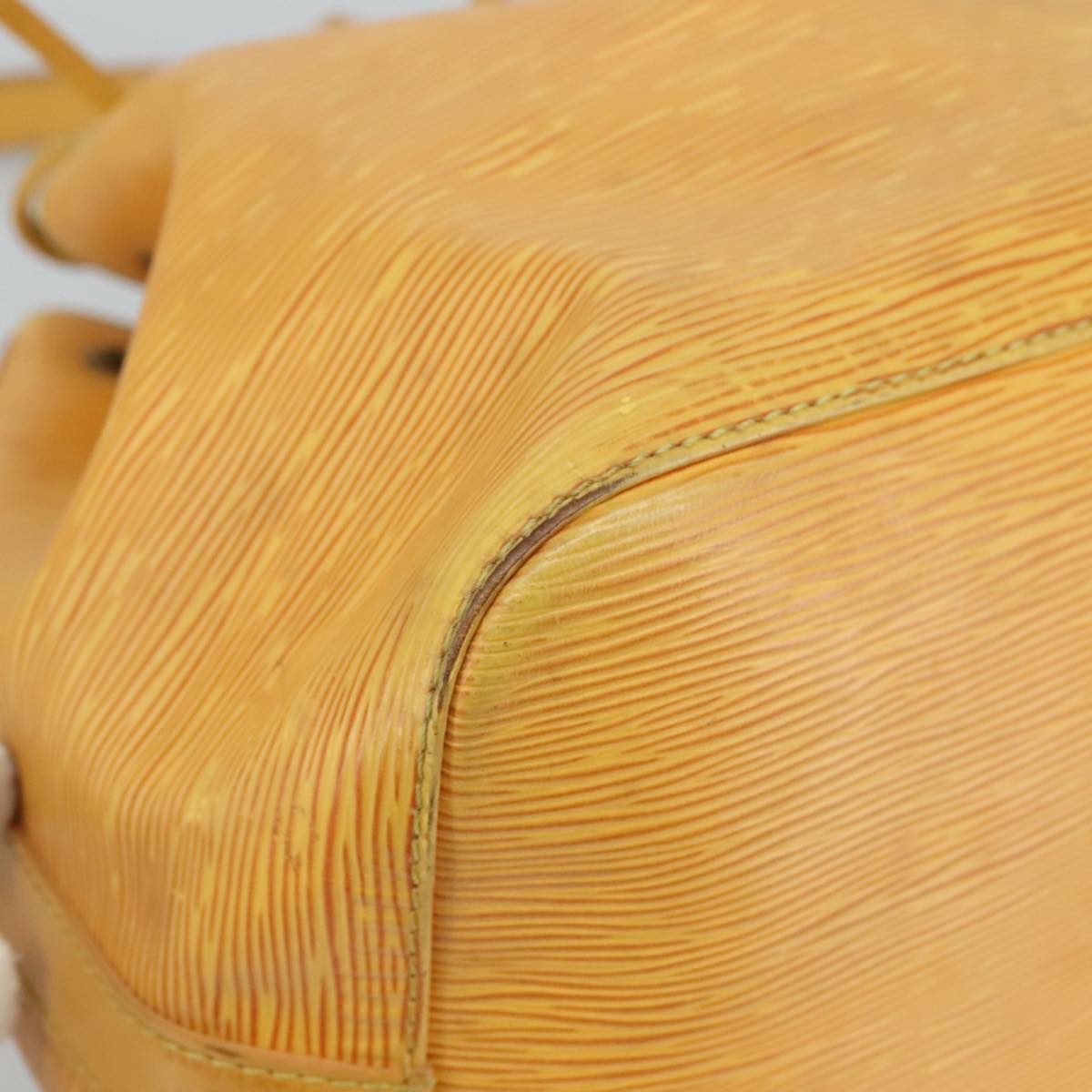 Louis Vuitton Noé Pm Yellow Leather Shoulder Bag (Pre-Owned)