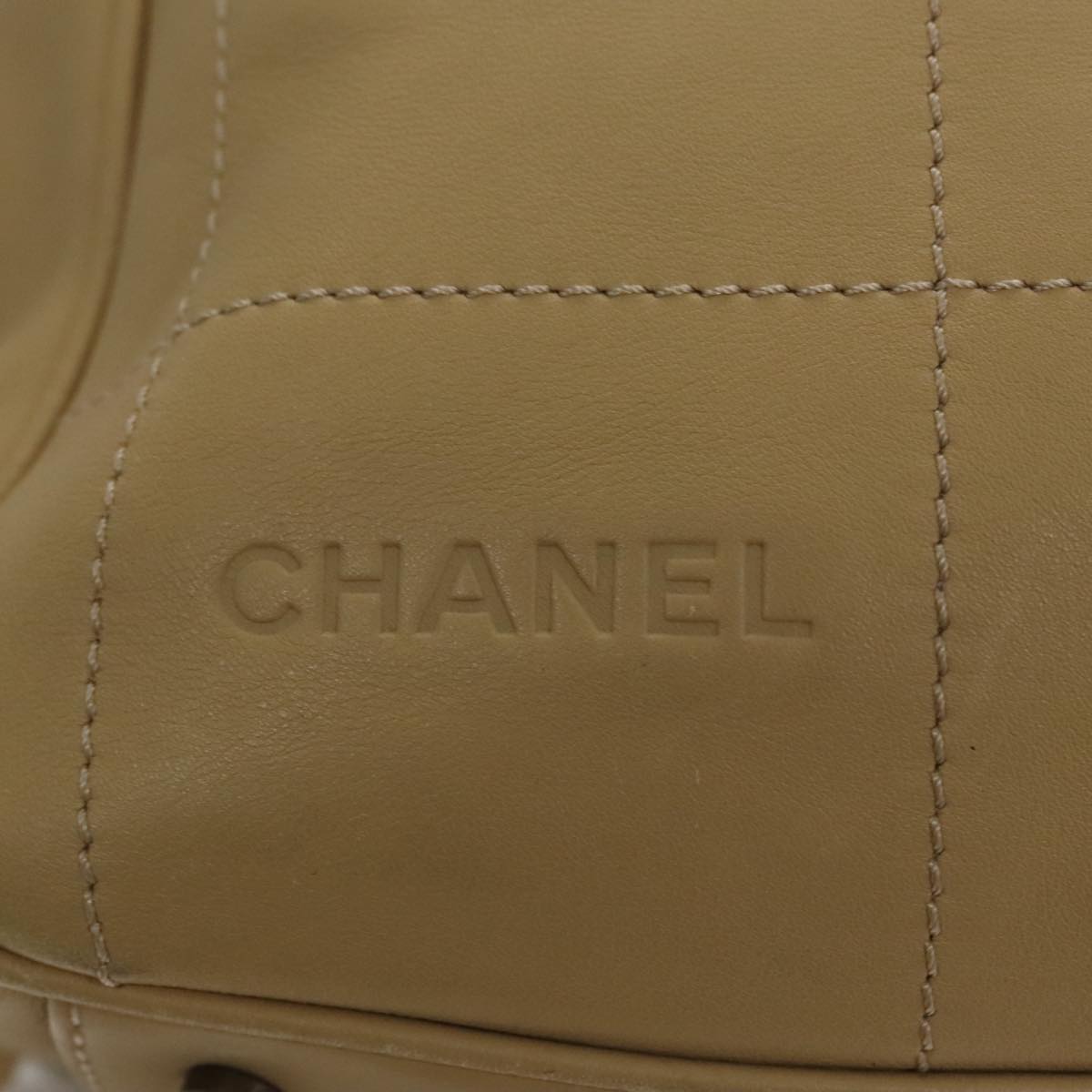 Chanel Chocolate Bar Beige Leather Handbag (Pre-Owned)