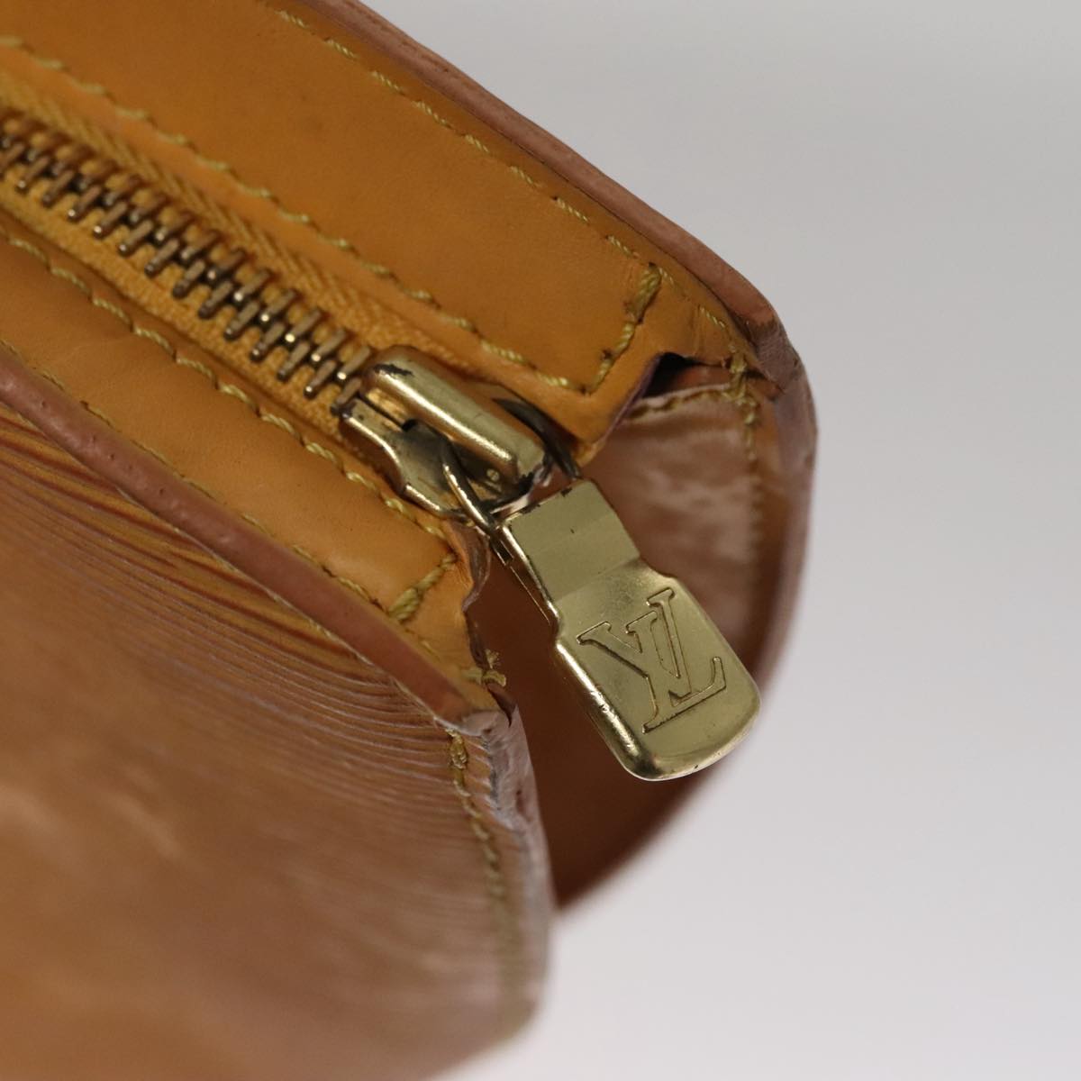 Louis Vuitton Saint Jacques Yellow Leather Shoulder Bag (Pre-Owned)