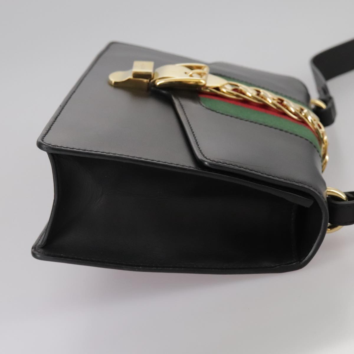 Gucci Sylvie Black Leather Shoulder Bag (Pre-Owned)