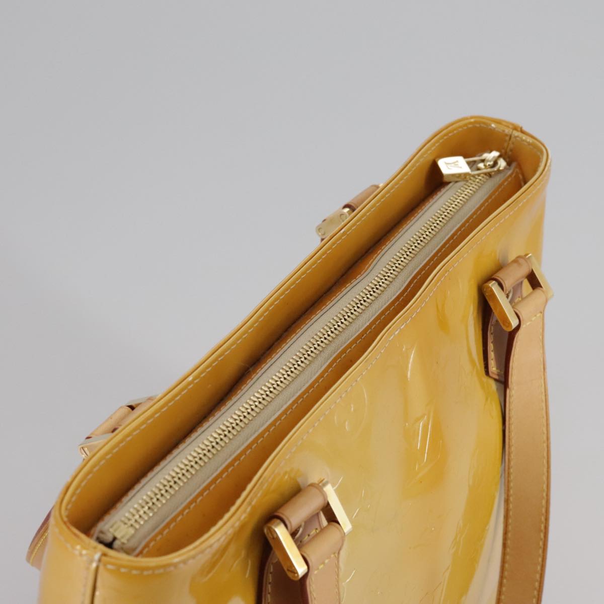 Louis Vuitton Houston Beige Patent Leather Handbag (Pre-Owned)