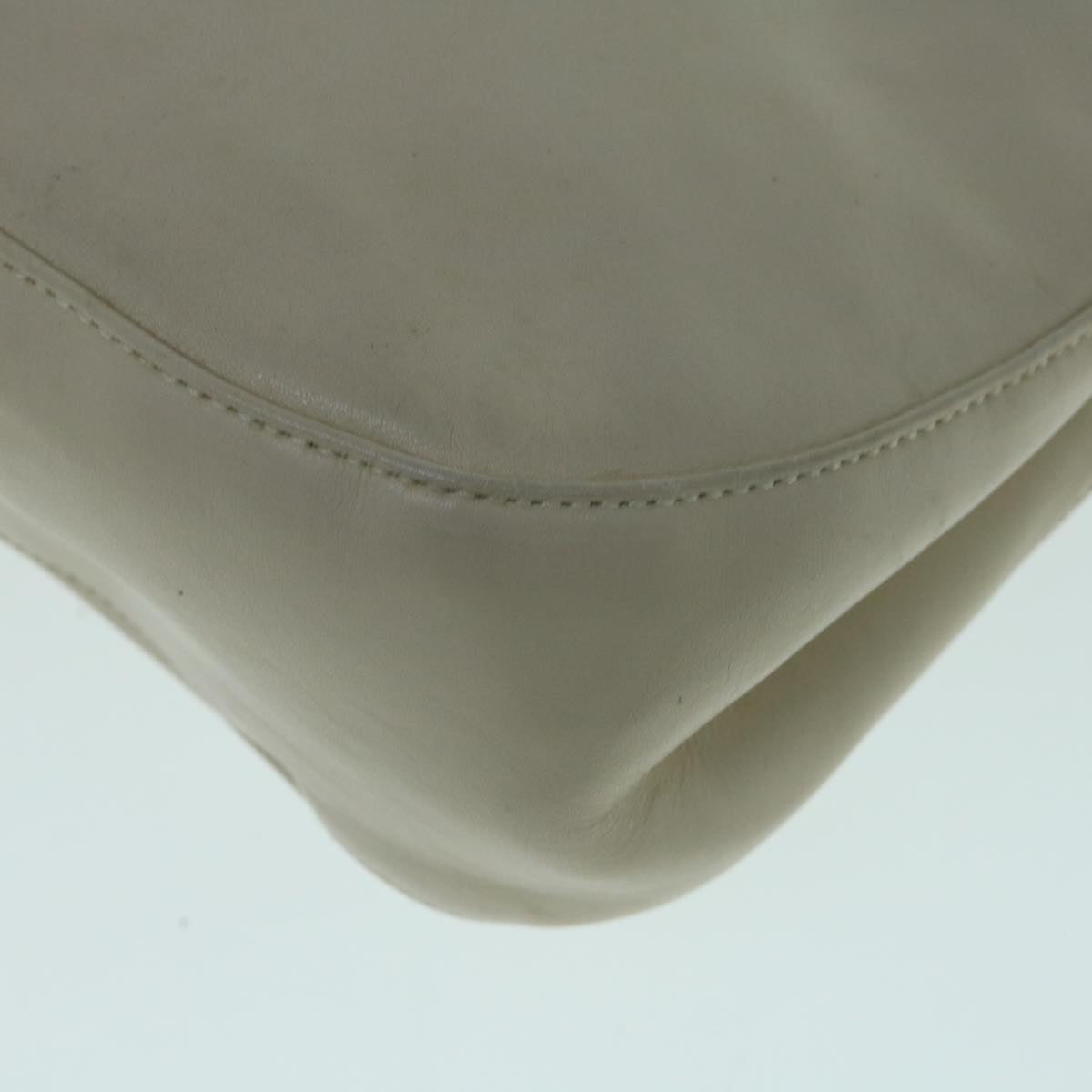 Bally Beige Leather Shoulder Bag (Pre-Owned)