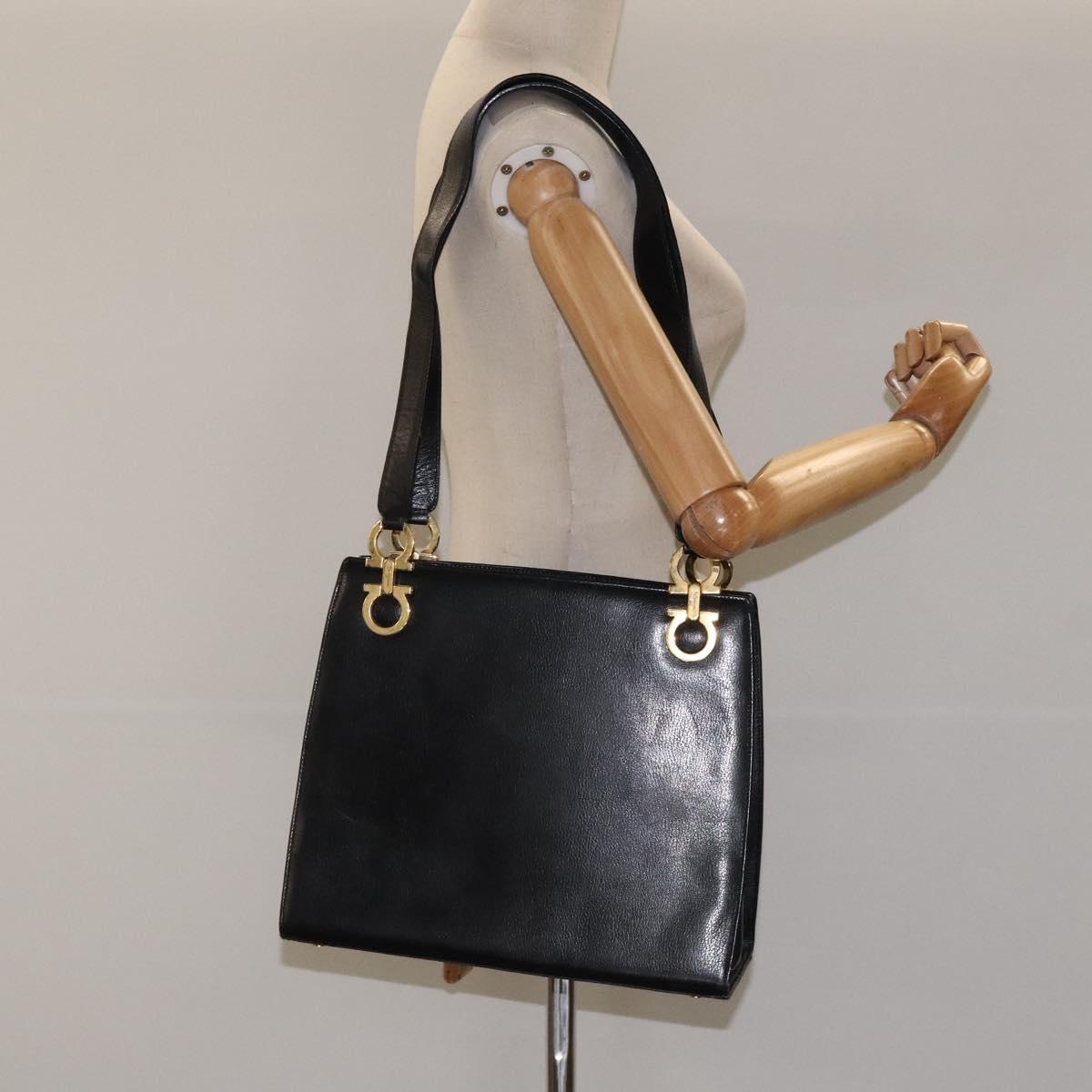 Salvatore Ferragamo Gancini Black Leather Shoulder Bag (Pre-Owned)