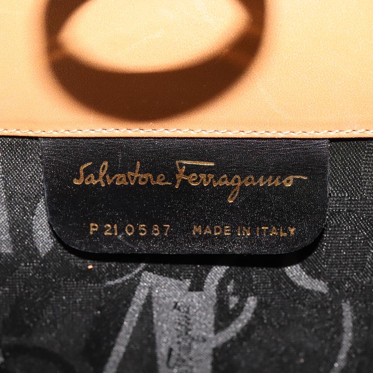 Salvatore Ferragamo Gancini Brown Leather Shoulder Bag (Pre-Owned)