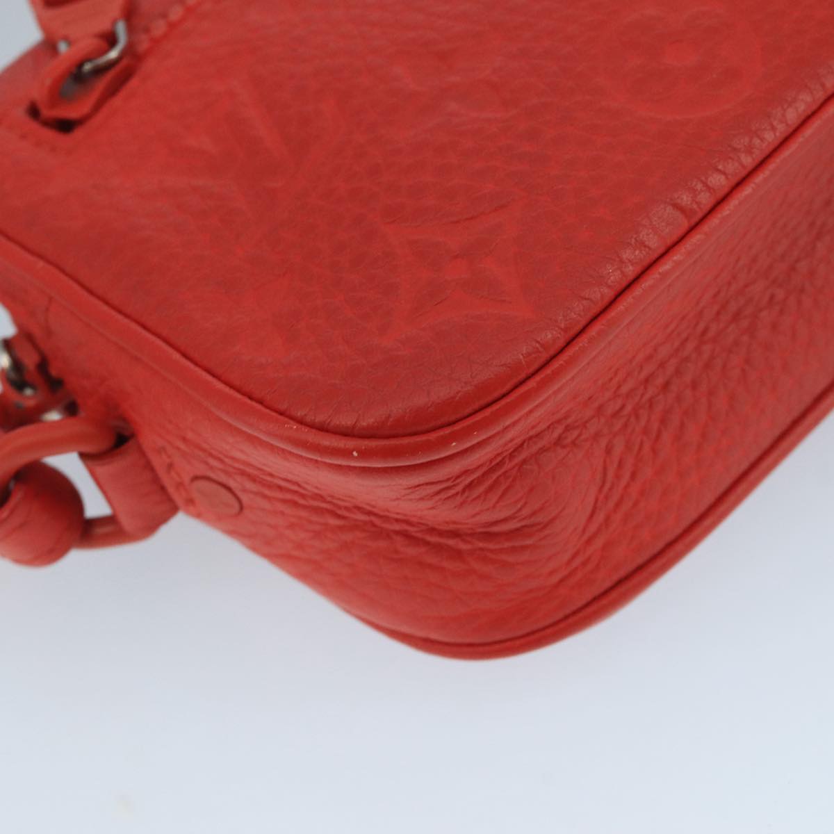 Louis Vuitton Pochette Volga Red Leather Clutch Bag (Pre-Owned)