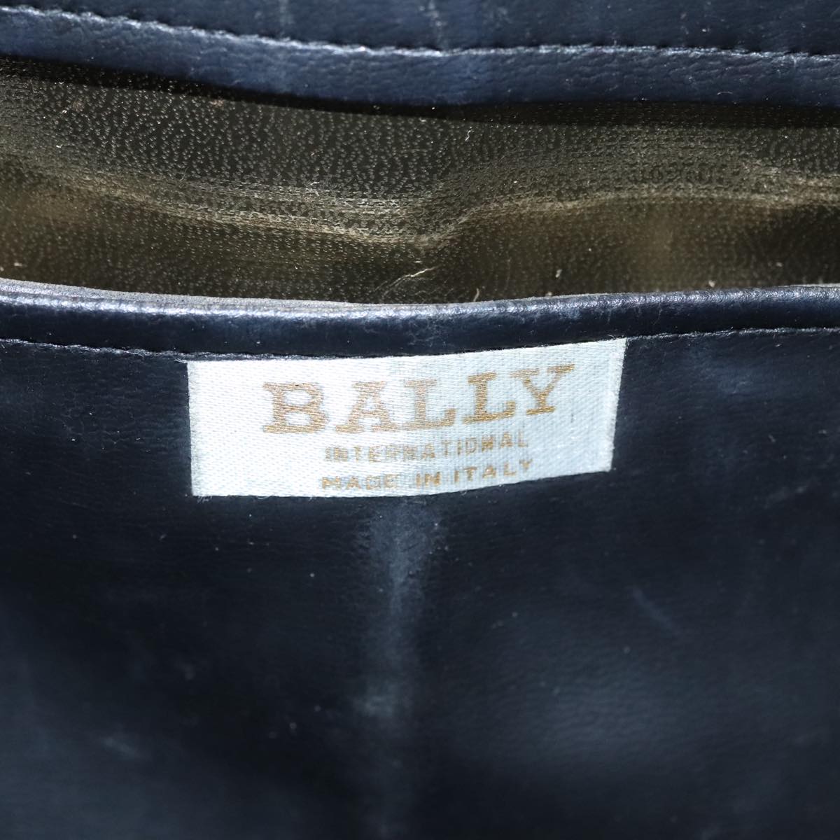 Bally Black Patent Leather Shoulder Bag (Pre-Owned)